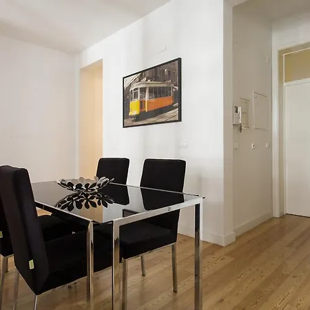 Downtown Brown By Homing Apartment